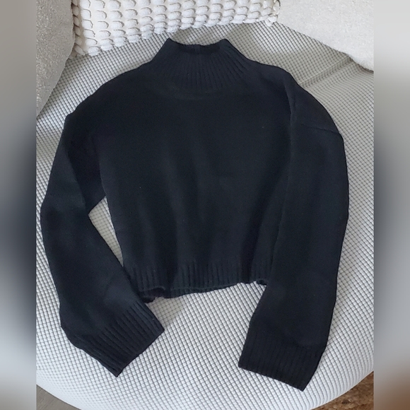 NWOT Mock Neck Drop Shoulder Sweater | Size Small - Picture 4 of 5